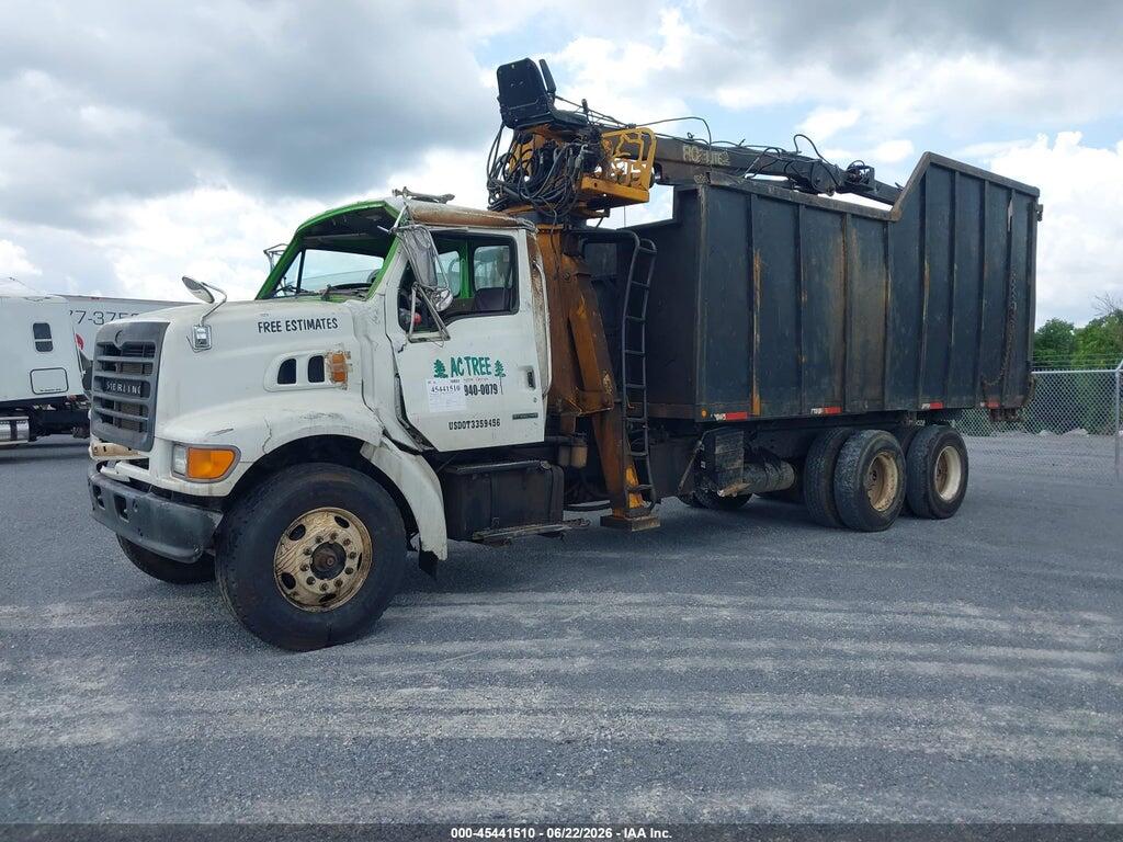 2FZHAZAS44AM29756 2004 STERLING TRUCK LT photo no. 2