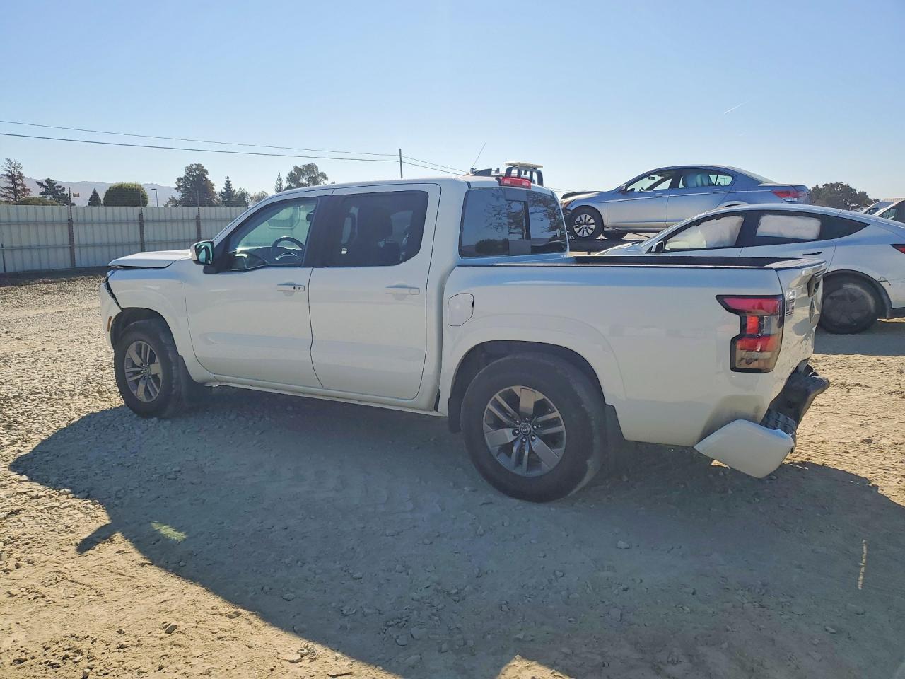 2025 NISSAN FRONTIER SV — Фото 2 из 12