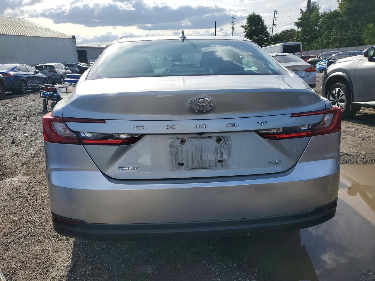 2025 TOYOTA CAMRY LE — Фото 6 из 13