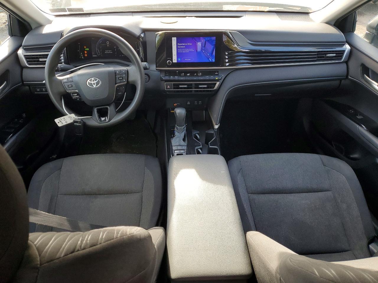 2025 TOYOTA CAMRY LE — Фото 8 из 13