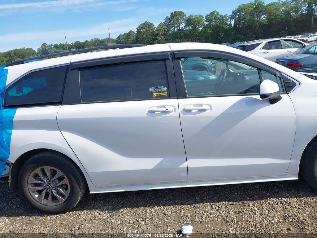 2025 TOYOTA SIENNA LE — Фото 13 из 16