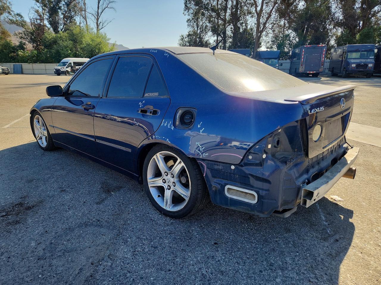 2004 LEXUS IS 300 — Фото 2 из 12