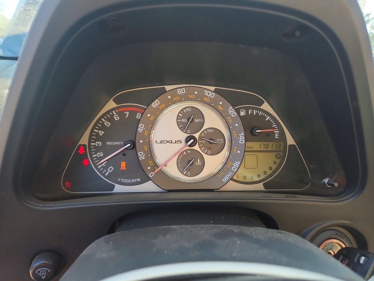 2004 LEXUS IS 300 — Фото 9 из 12