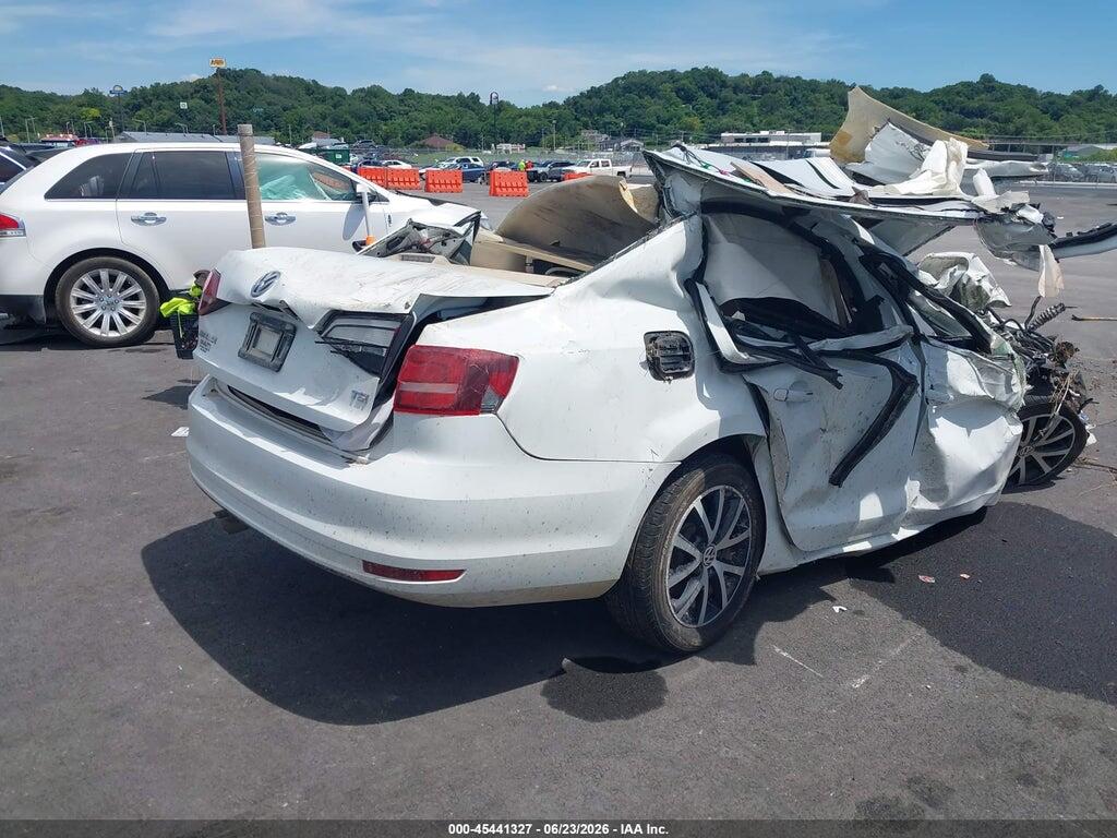 3VWDB7AJ9HM301660 2017 VOLKSWAGEN JETTA photo no. 4