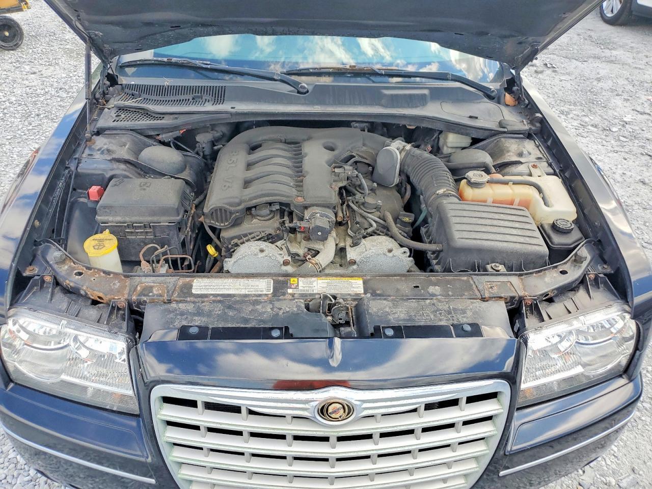 2010 CHRYSLER 300 TOURING — Фото 11 из 12