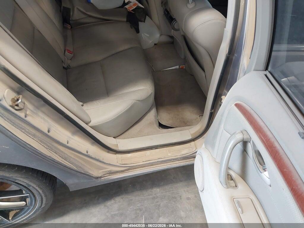JH4KB166X7C000910 2007 ACURA RL photo no. 8