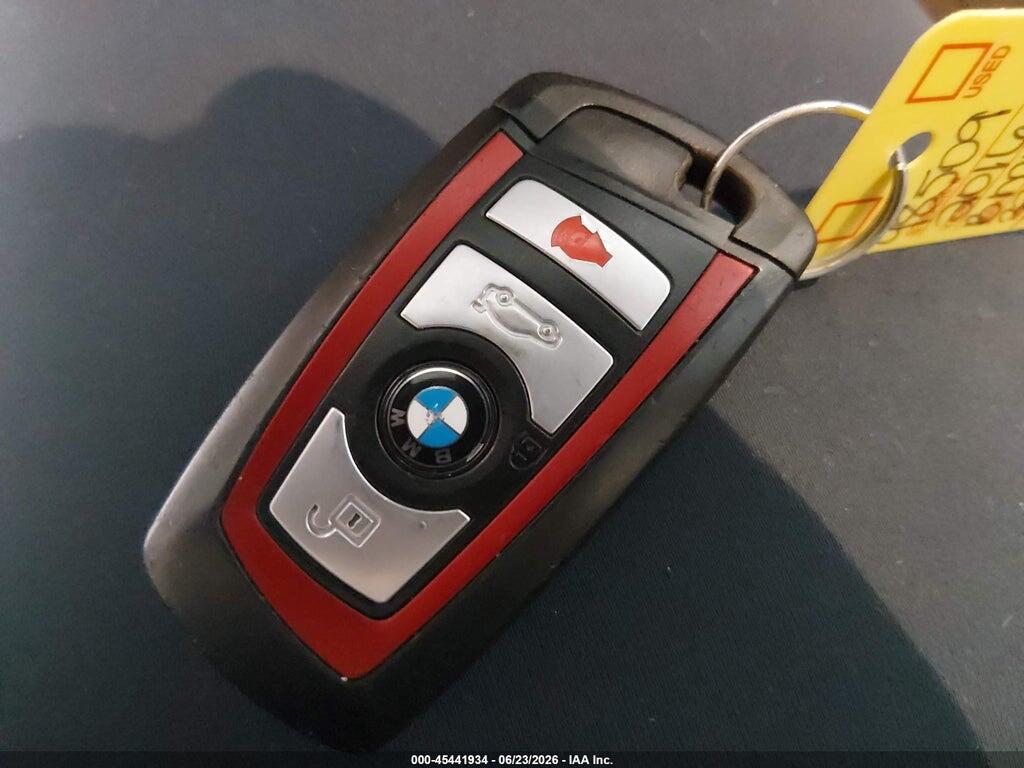 WBA8E9G53GNT44085 2016 BMW 328I photo no. 11