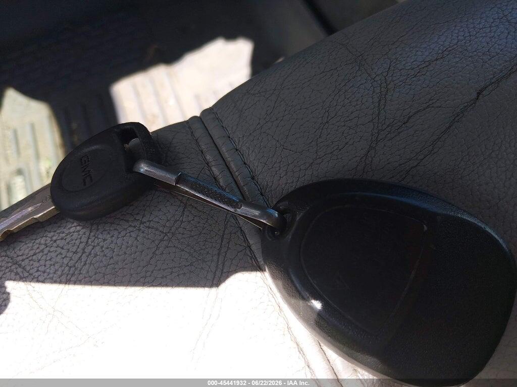 1GKS2CE02BR256480 2011 GMC YUKON photo no. 11