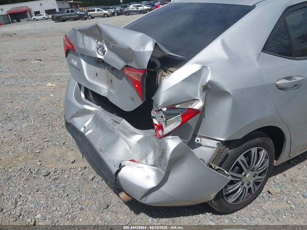 5YFBURHE5JP791053 2018 TOYOTA COROLLA photo no. 6