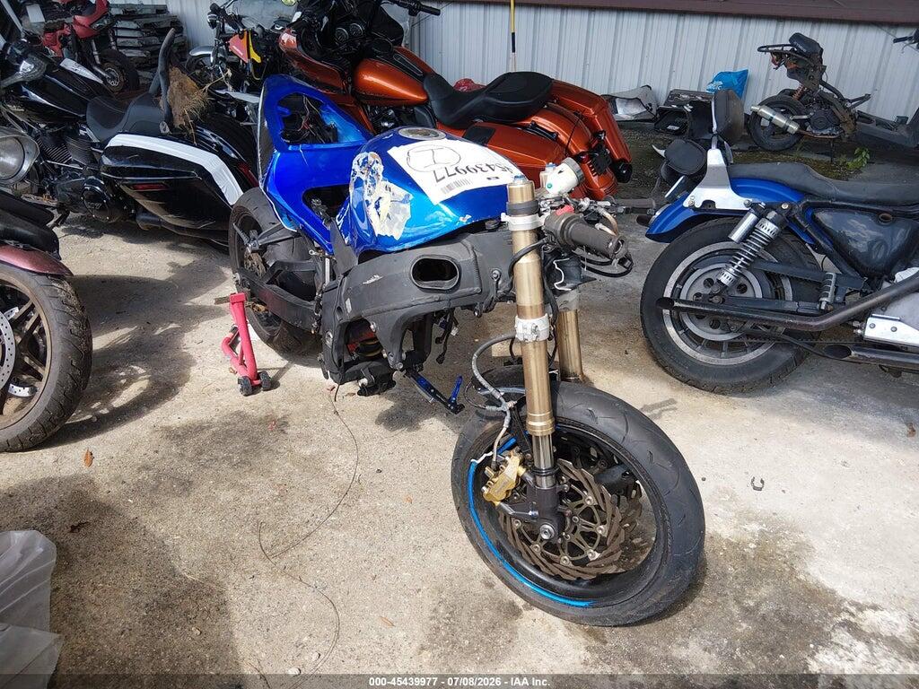 JS1GN7CA252114021 2005 SUZUKI GSX-R600 photo no. 1