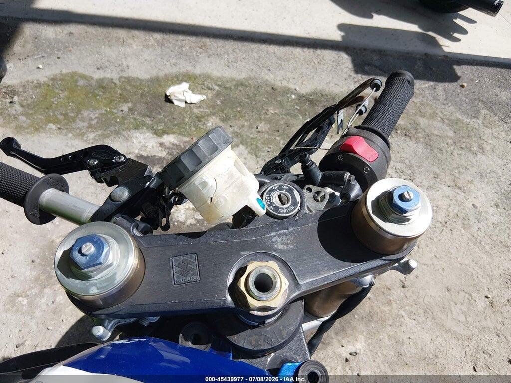 JS1GN7CA252114021 2005 SUZUKI GSX-R600 photo no. 7