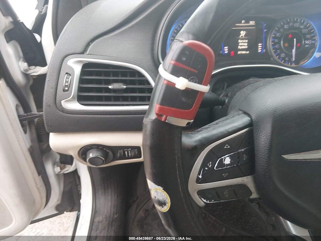 1C3CCCAB7FN695972 2015 CHRYSLER 200 photo no. 11