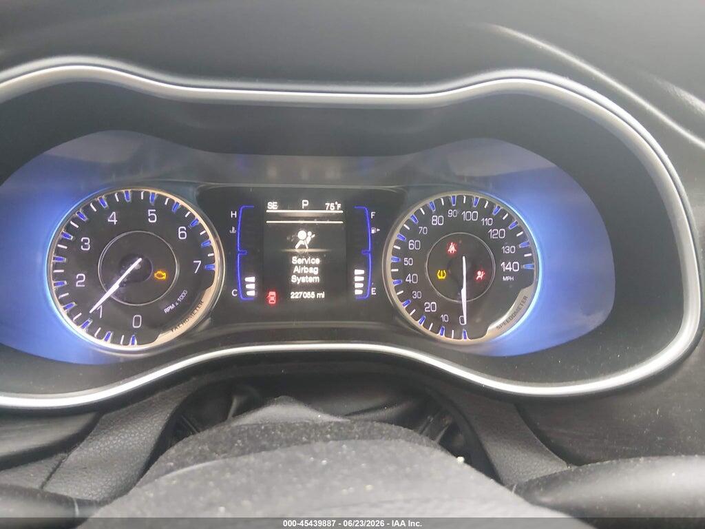 1C3CCCAB7FN695972 2015 CHRYSLER 200 photo no. 7