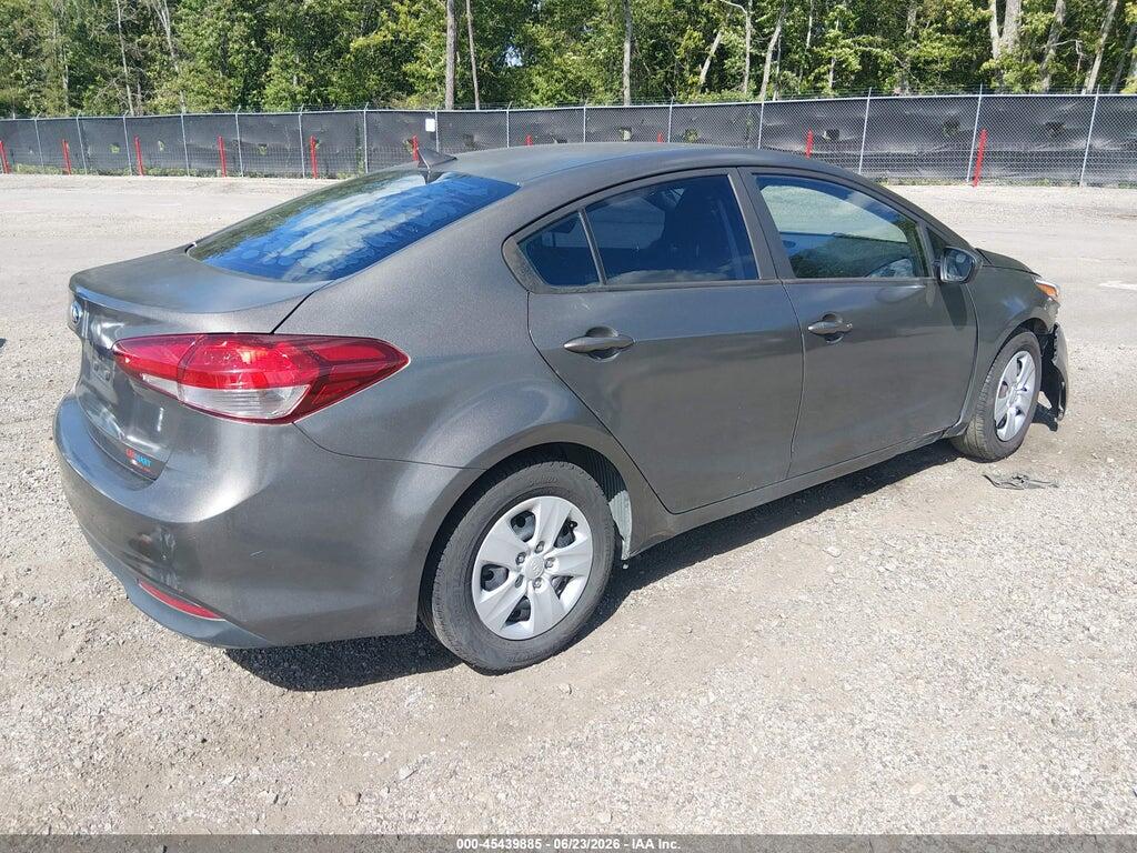3KPFK4A75HE064996 2017 KIA FORTE photo no. 4