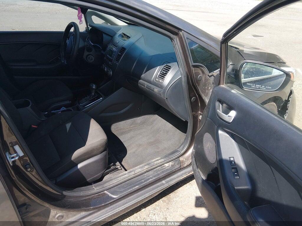 3KPFK4A75HE064996 2017 KIA FORTE photo no. 5