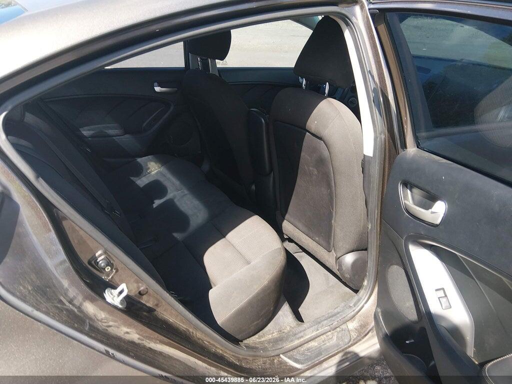 3KPFK4A75HE064996 2017 KIA FORTE photo no. 8