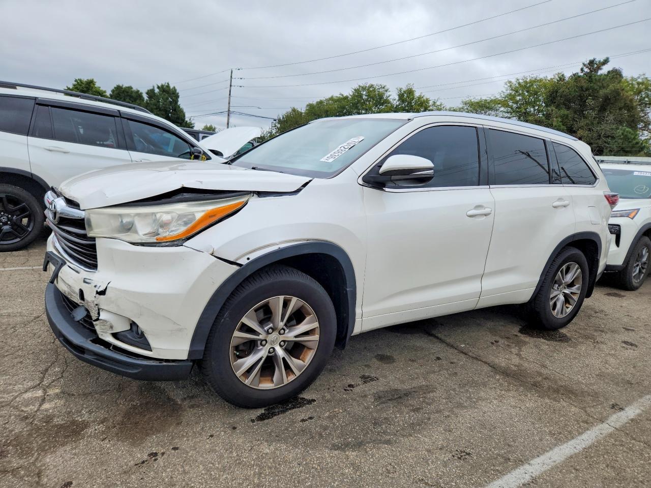 2014 TOYOTA HIGHLANDER XLE
