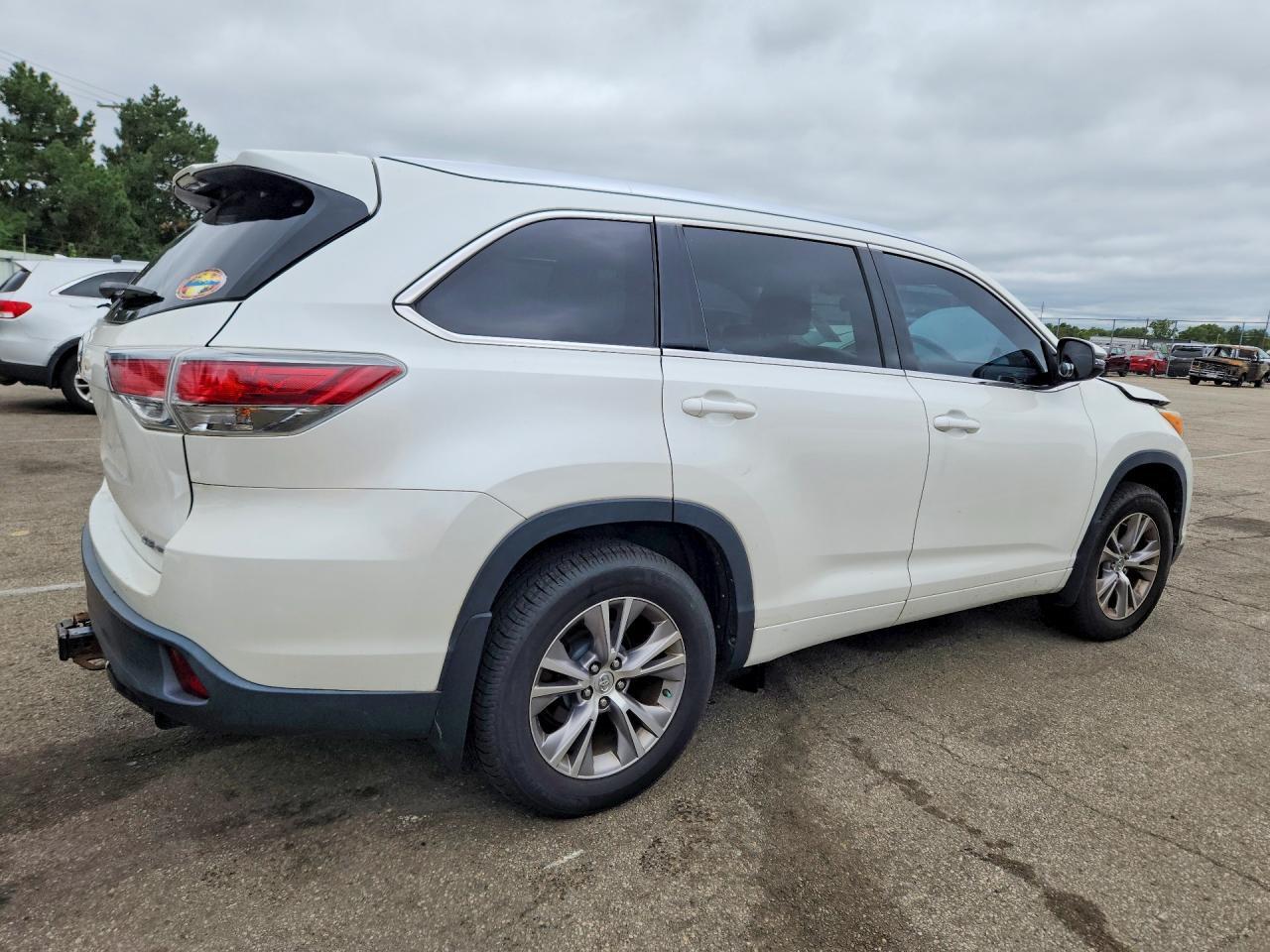 2014 TOYOTA HIGHLANDER XLE — Фото 3 из 13