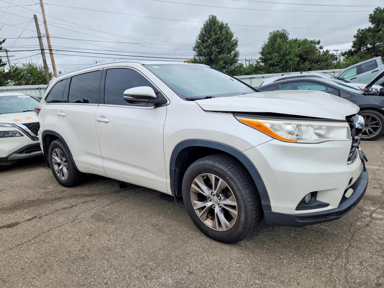 2014 TOYOTA HIGHLANDER XLE — Фото 4 из 13