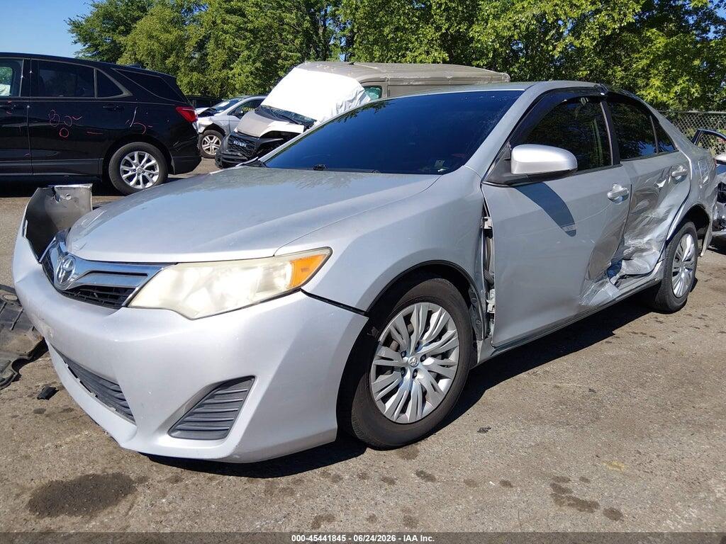 4T1BF1FK5EU452429 2014 TOYOTA CAMRY photo no. 2