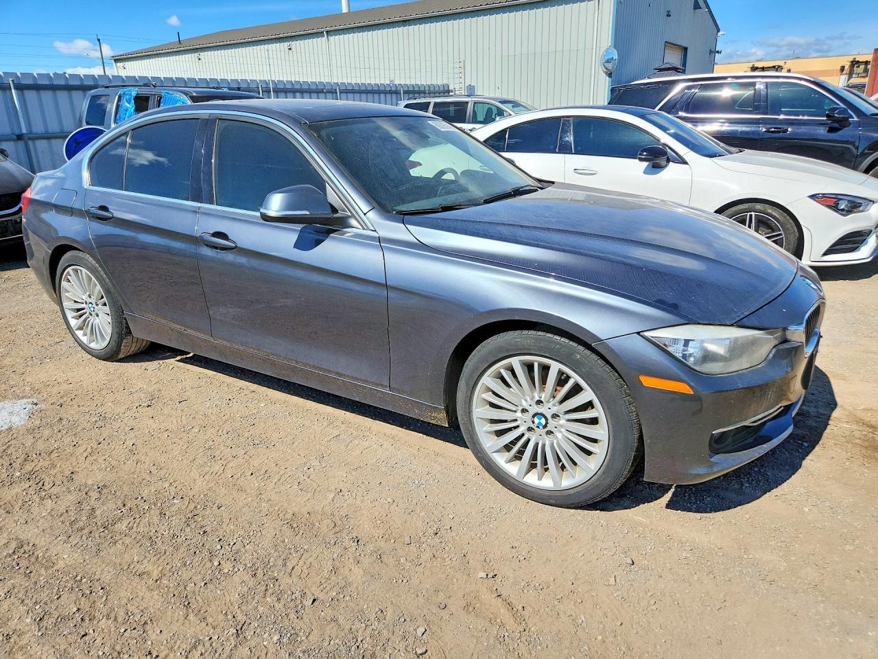 2015 BMW 320 I XDRIVE — Фото 4 из 12