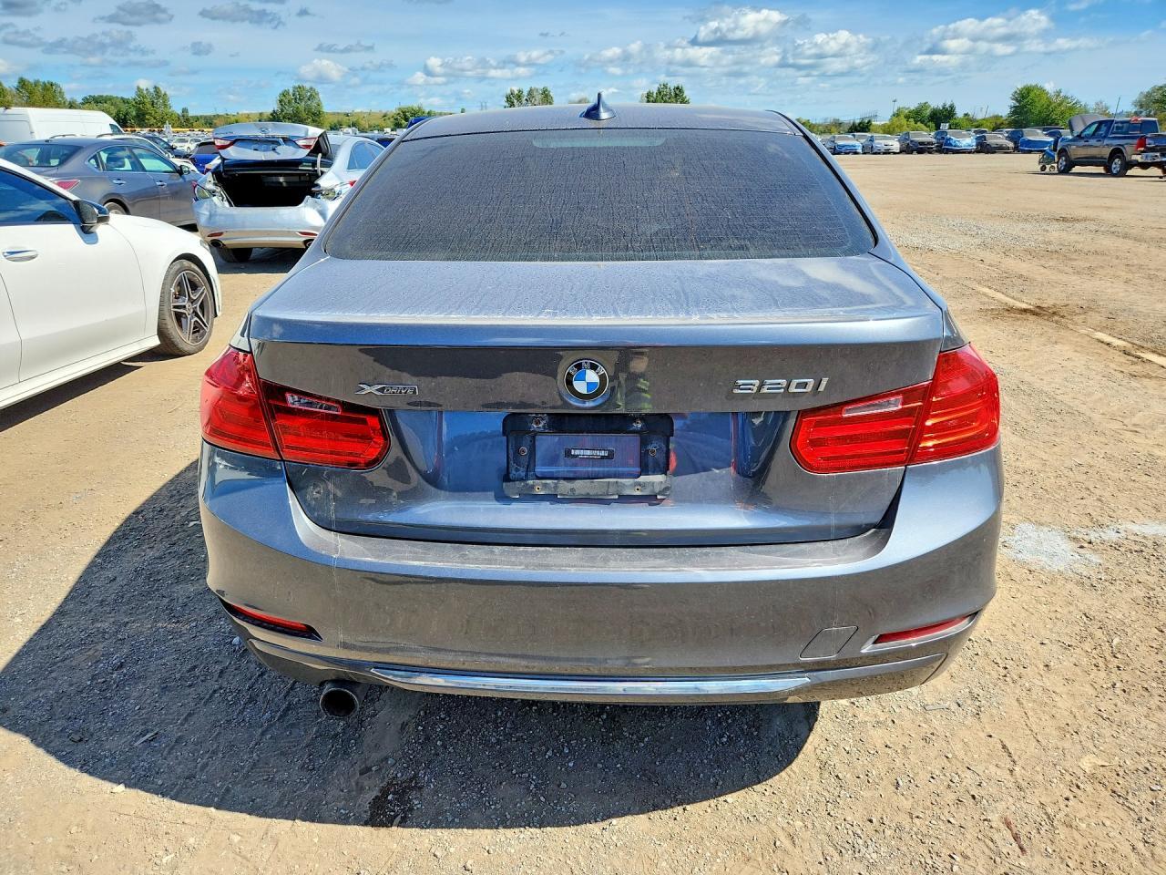 2015 BMW 320 I XDRIVE — Фото 6 из 12