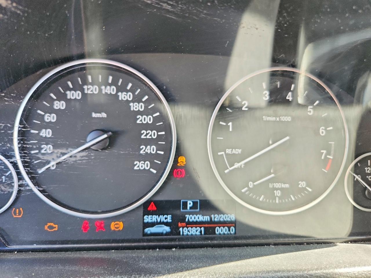 2015 BMW 320 I XDRIVE — Фото 9 из 12