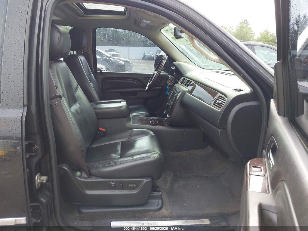 1GKS2MEF8BR351748 2011 GMC YUKON XL 1500 photo no. 5