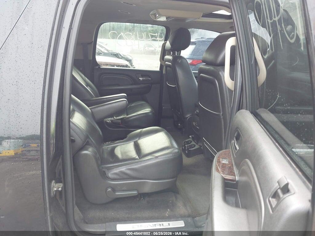1GKS2MEF8BR351748 2011 GMC YUKON XL 1500 photo no. 8