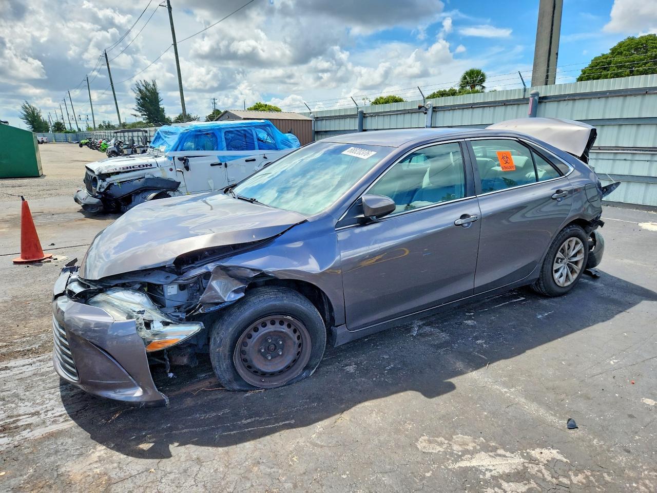 2015 TOYOTA CAMRY LE