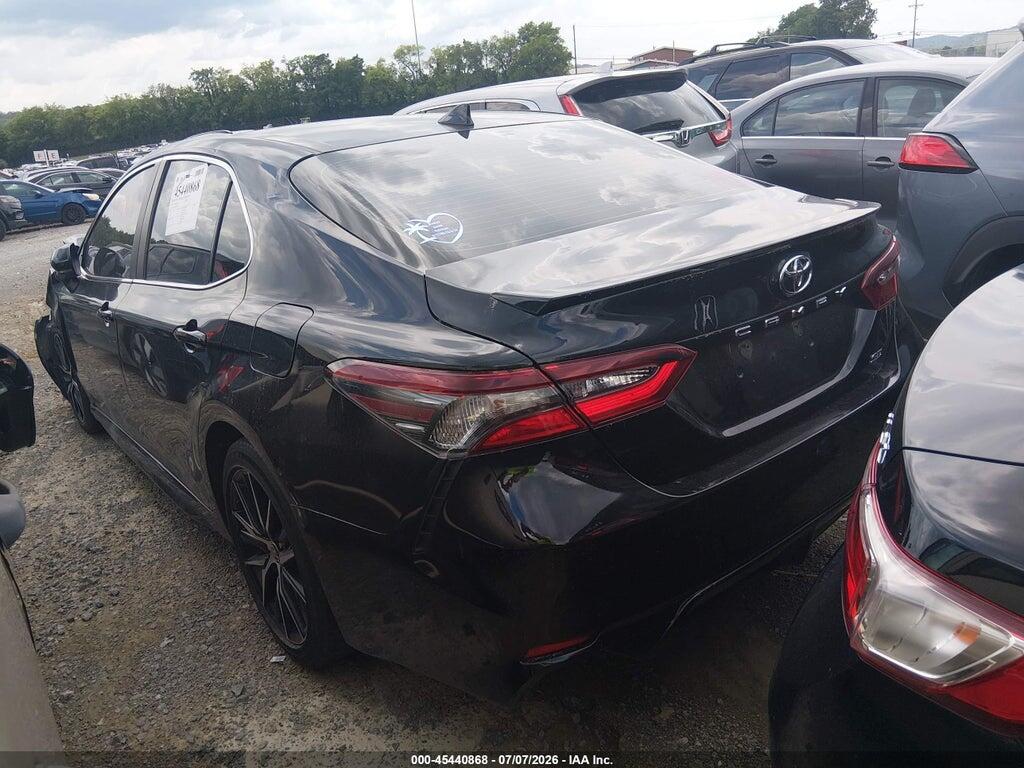 4T1G11AK4MU589758 2021 TOYOTA CAMRY photo no. 3