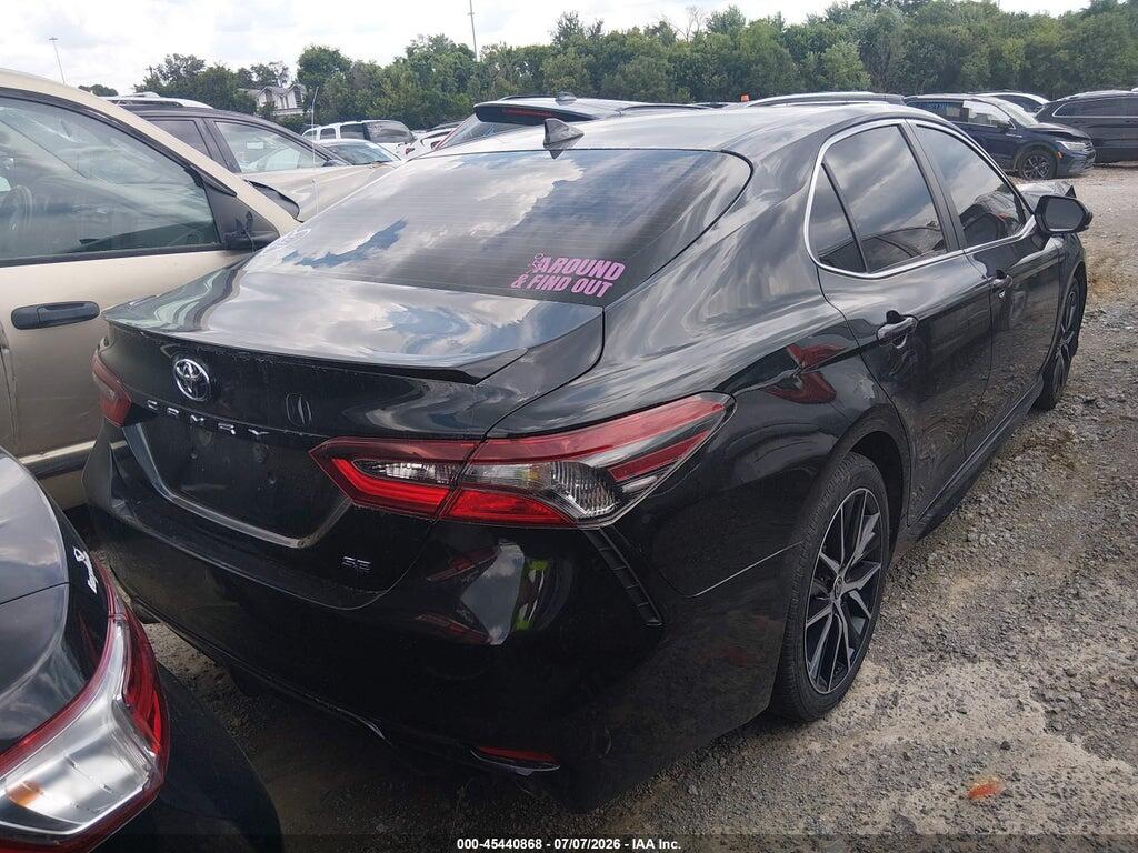 4T1G11AK4MU589758 2021 TOYOTA CAMRY photo no. 4