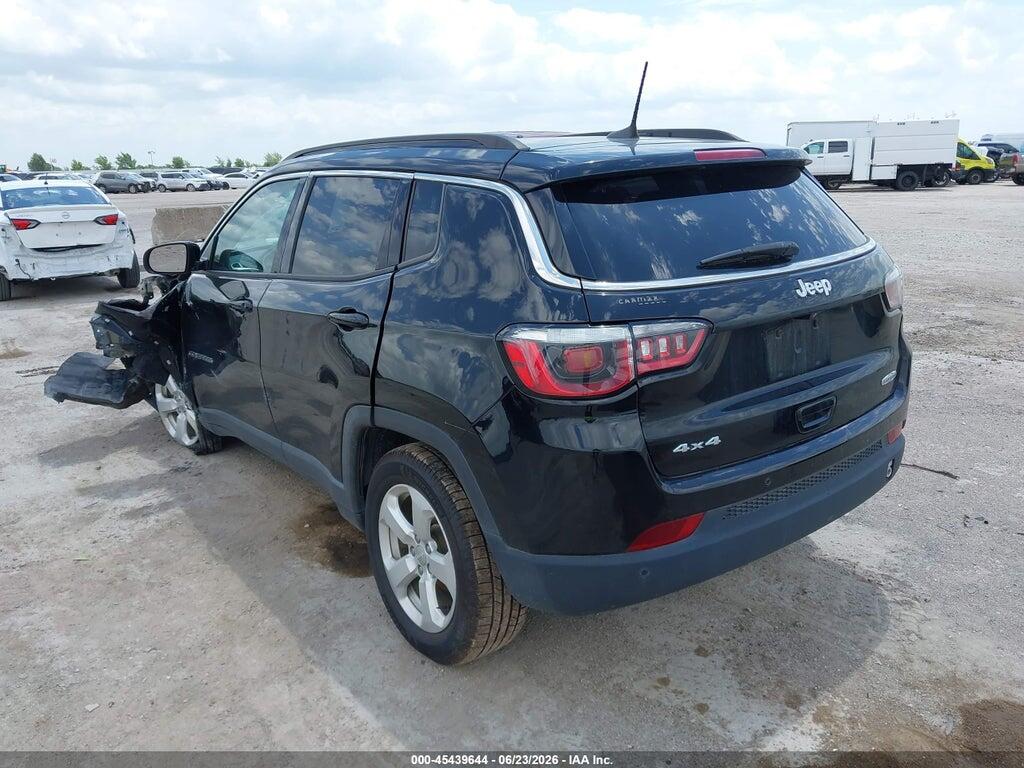 3C4NJDBB8JT222153 2018 JEEP COMPASS photo no. 3