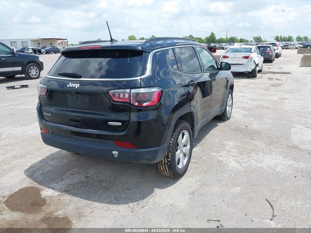 3C4NJDBB8JT222153 2018 JEEP COMPASS photo no. 4
