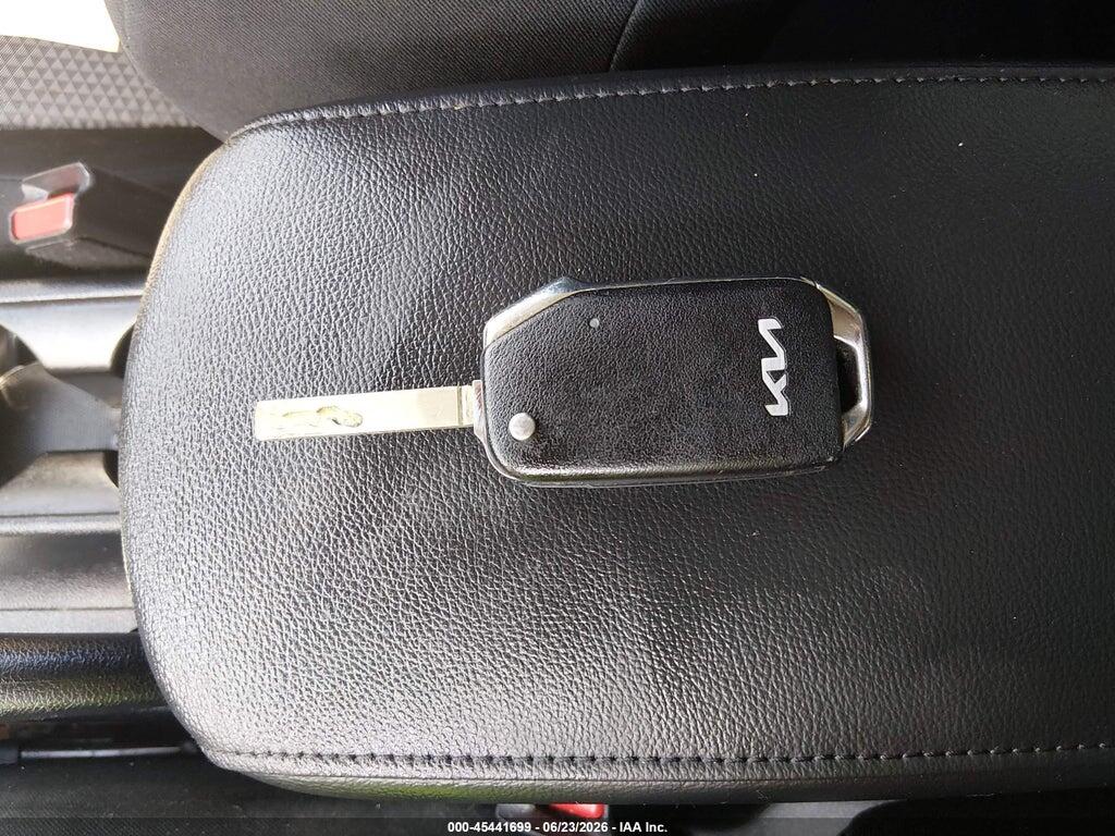 KNDJ23AU6N7835942 2022 KIA SOUL photo no. 11