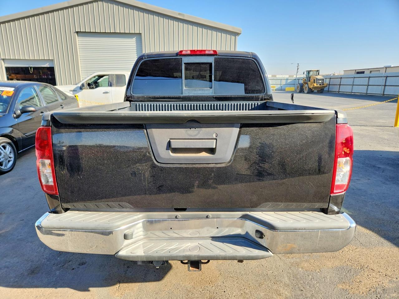 2017 NISSAN FRONTIER SV — Фото 6 из 12