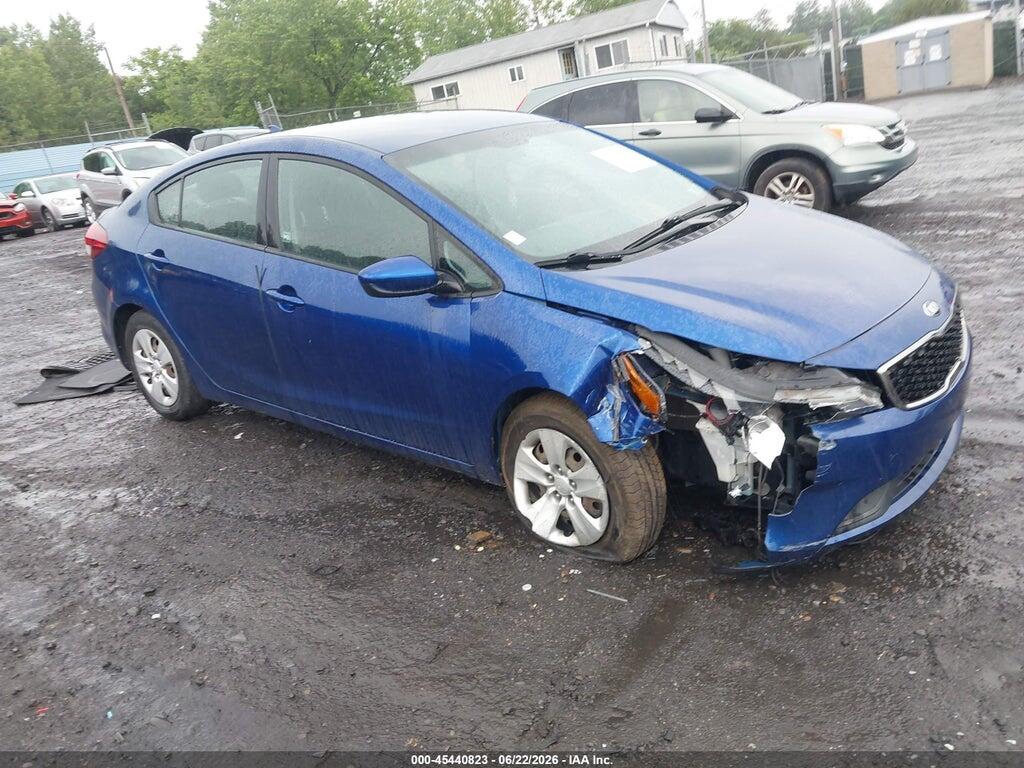 3KPFK4A77HE093822 2017 KIA FORTE photo no. 1