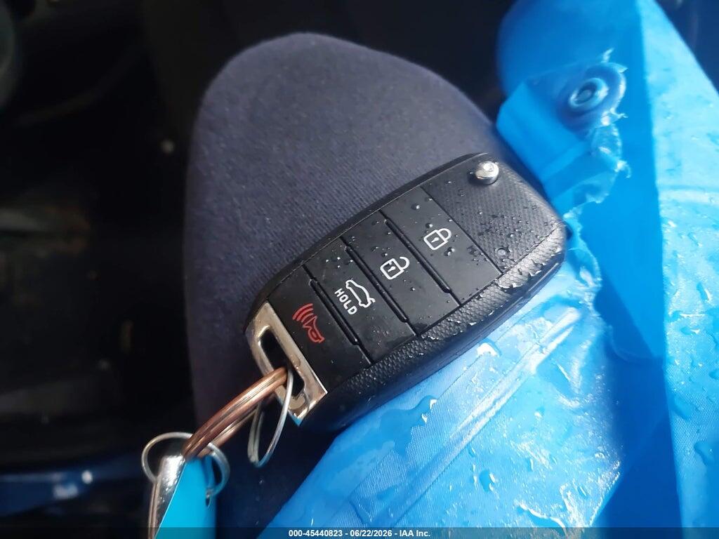 3KPFK4A77HE093822 2017 KIA FORTE photo no. 11