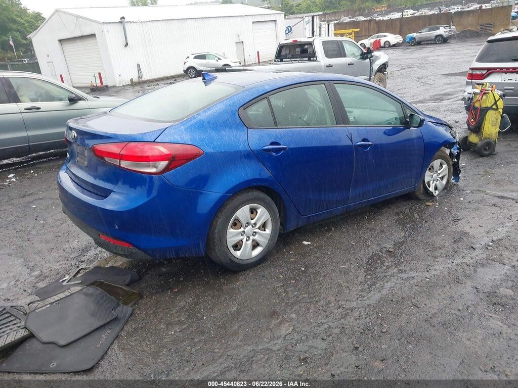 3KPFK4A77HE093822 2017 KIA FORTE photo no. 4