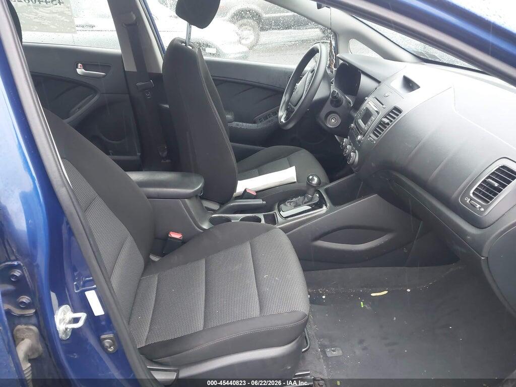 3KPFK4A77HE093822 2017 KIA FORTE photo no. 5