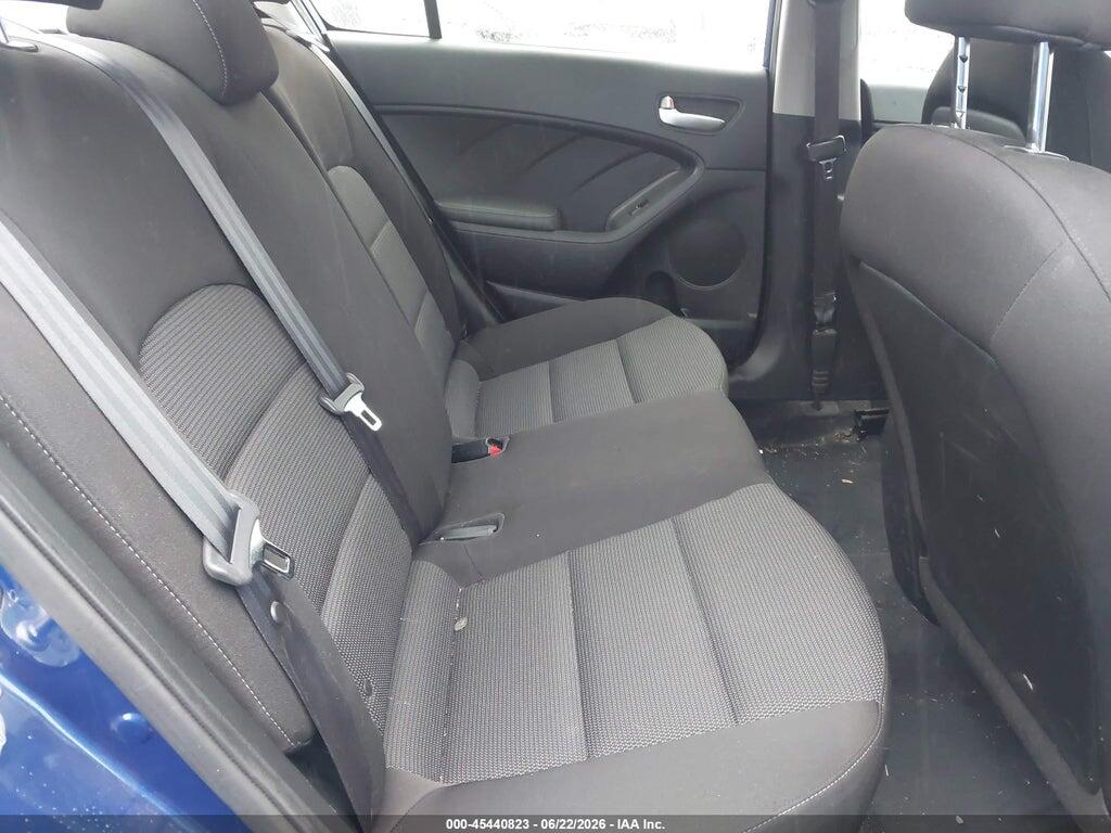 3KPFK4A77HE093822 2017 KIA FORTE photo no. 8