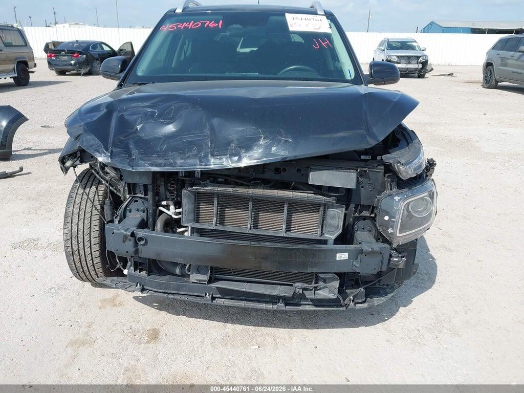 KMHRC8A38RU299938 2024 HYUNDAI VENUE photo no. 6