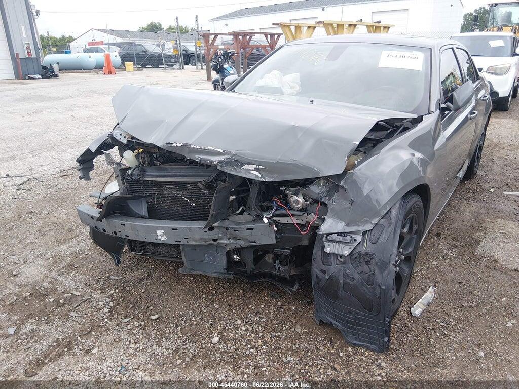 2C3CCAGG8HH612956 2017 CHRYSLER 300 photo no. 6