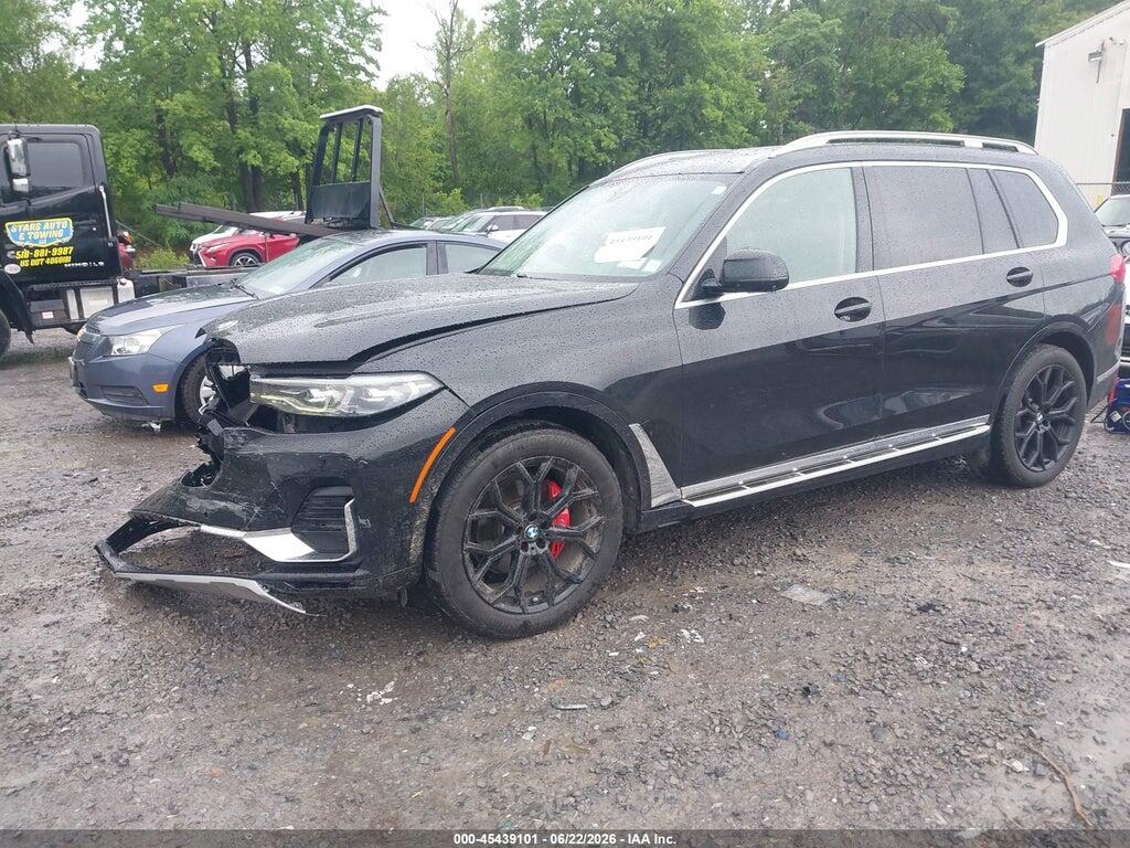 5UXCW2C07M9F32352 2021 BMW X7 photo no. 2