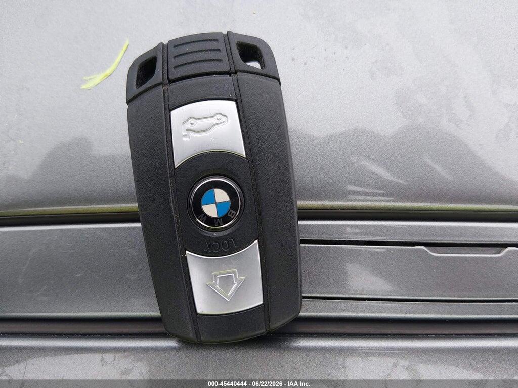 WBAPL5C56BA919716 2011 BMW 335I photo no. 11