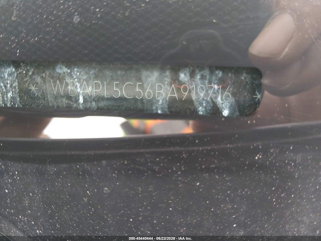 WBAPL5C56BA919716 2011 BMW 335I photo no. 9