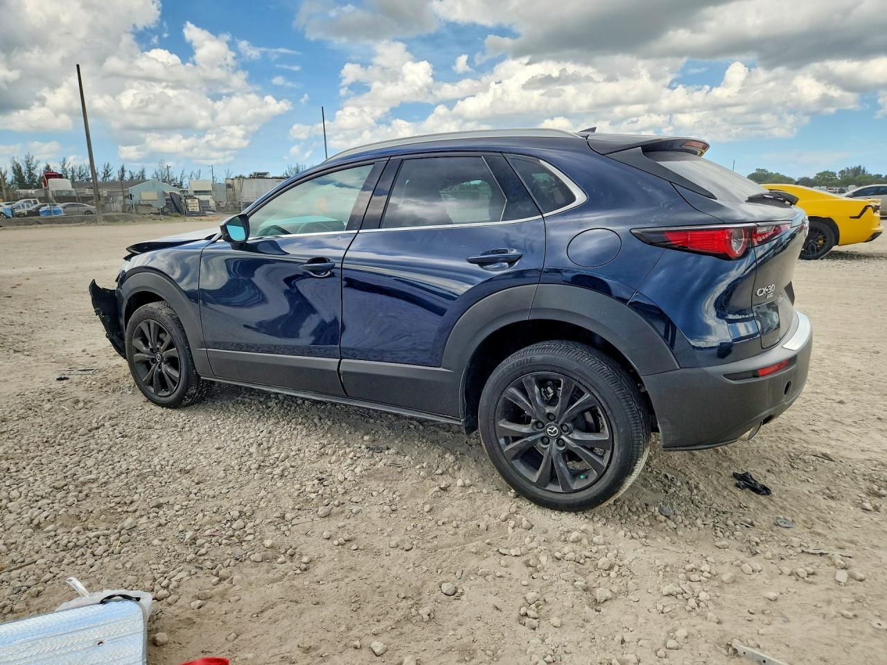 2024 MAZDA CX-30 PREMIUM — Фото 2 из 13