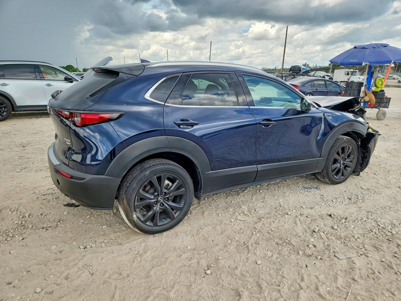 2024 MAZDA CX-30 PREMIUM — Фото 3 из 13