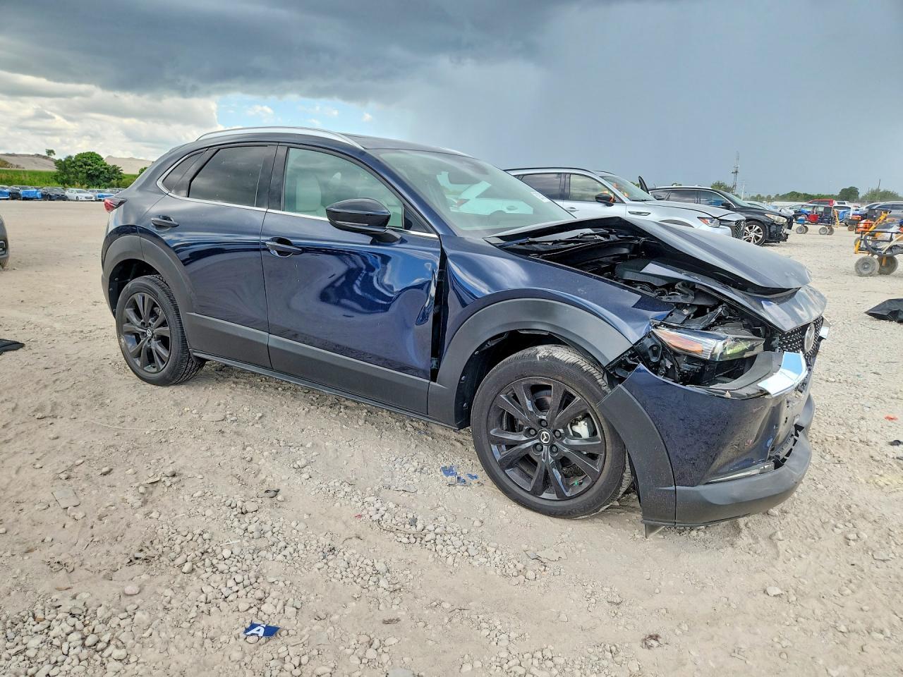 2024 MAZDA CX-30 PREMIUM — Фото 4 из 13