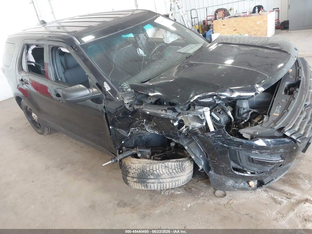 1FM5K8AR2JGB68304 2018 FORD POLICE INTERCEPTOR UTILITY photo no. 1
